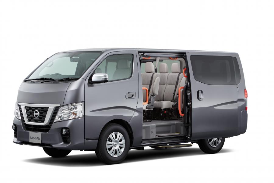  Nissan NV350 Caravan 2017 года  (фото 3 из 5)